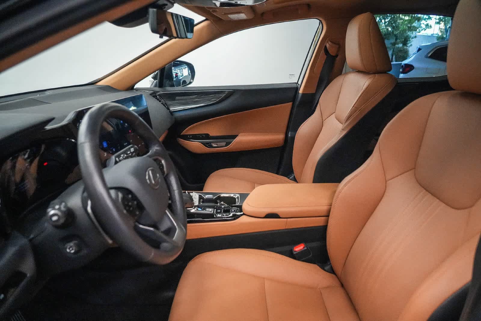 Used 2026 Lexus NX 350h AWD w/ Accessory Package (Z2) image 18