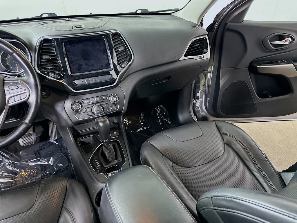 Used 2019 Jeep Cherokee Limited FWD image 18