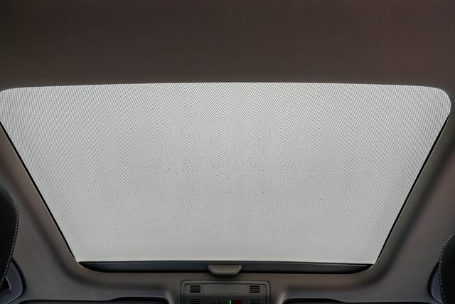 Used 2023 Volkswagen Jetta SE FWD image 19