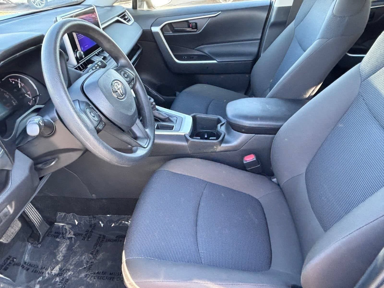 Used 2024 Toyota RAV4 LE FWD image 18