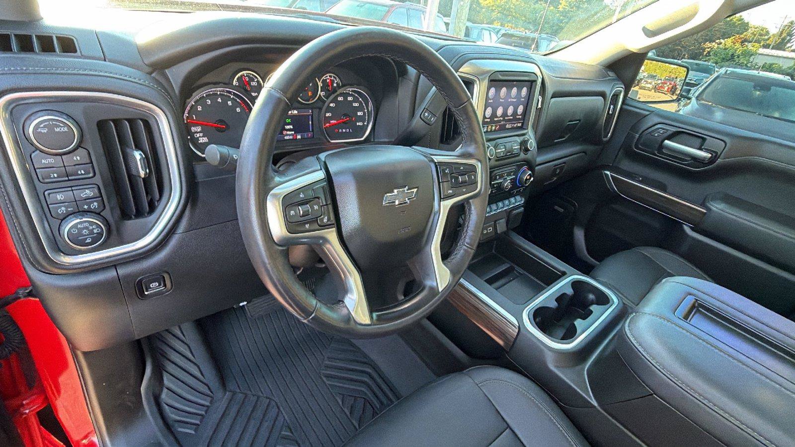 Used 2021 Chevrolet Silverado 1500 LT Trail Boss w/ Convenience Package II AWD/4WD image 4