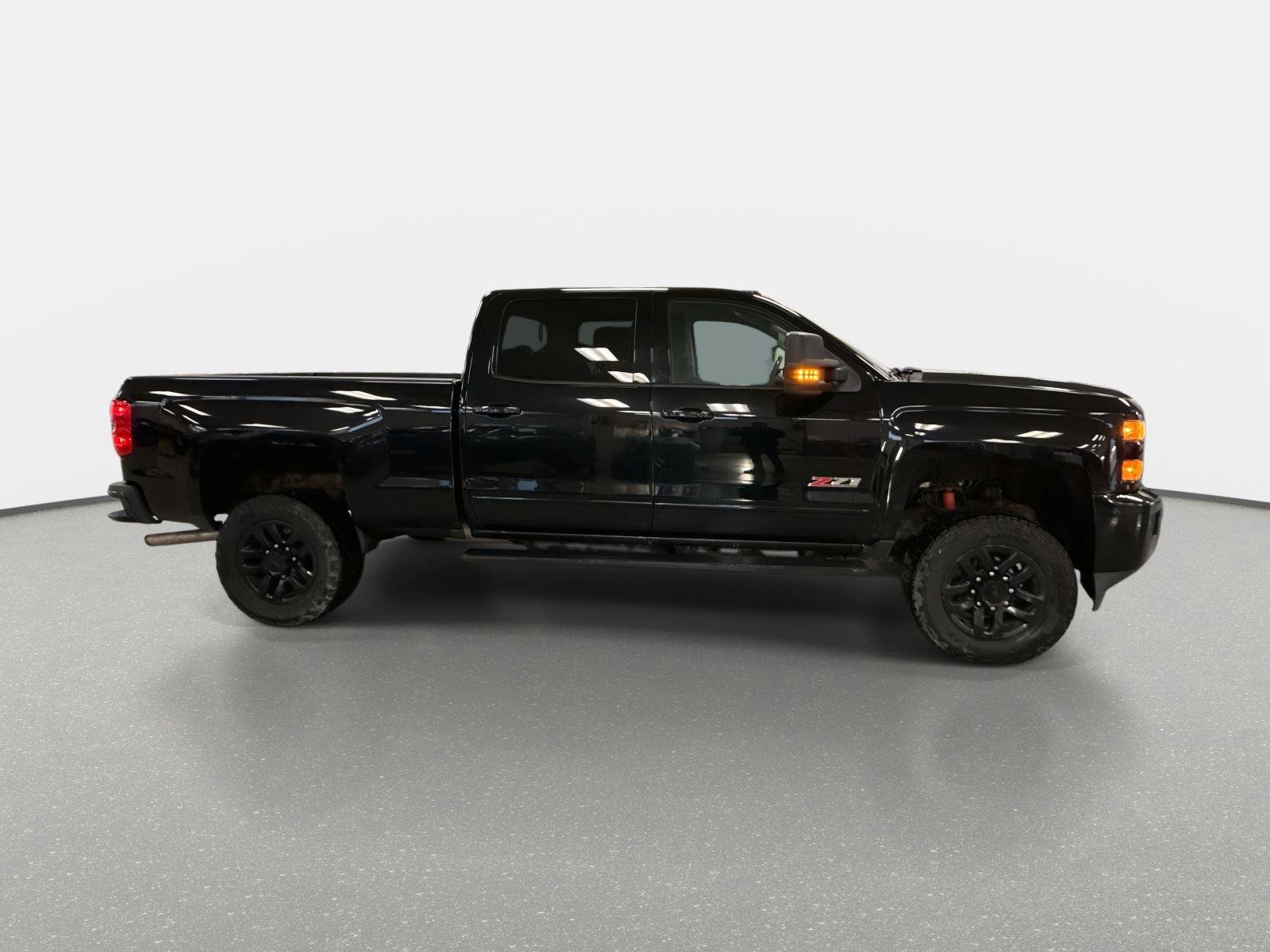 Used 2016 Chevrolet Silverado 2500 LT w/ Midnight Edition image 4