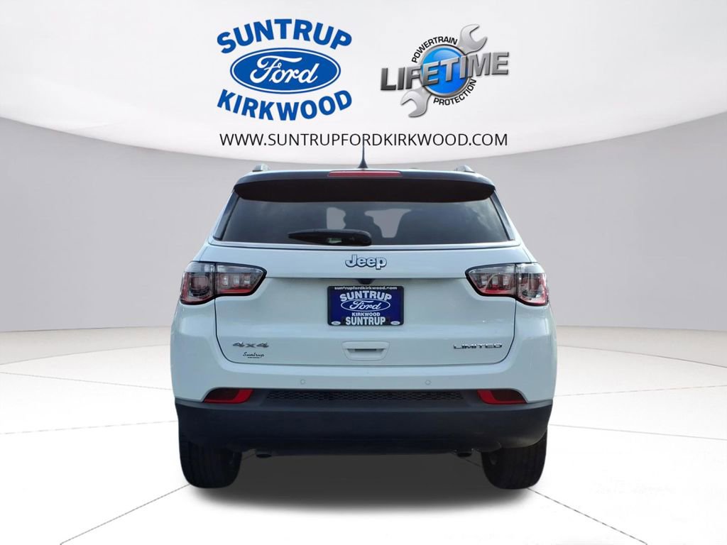 Used 2025 Jeep Compass Limited image 27