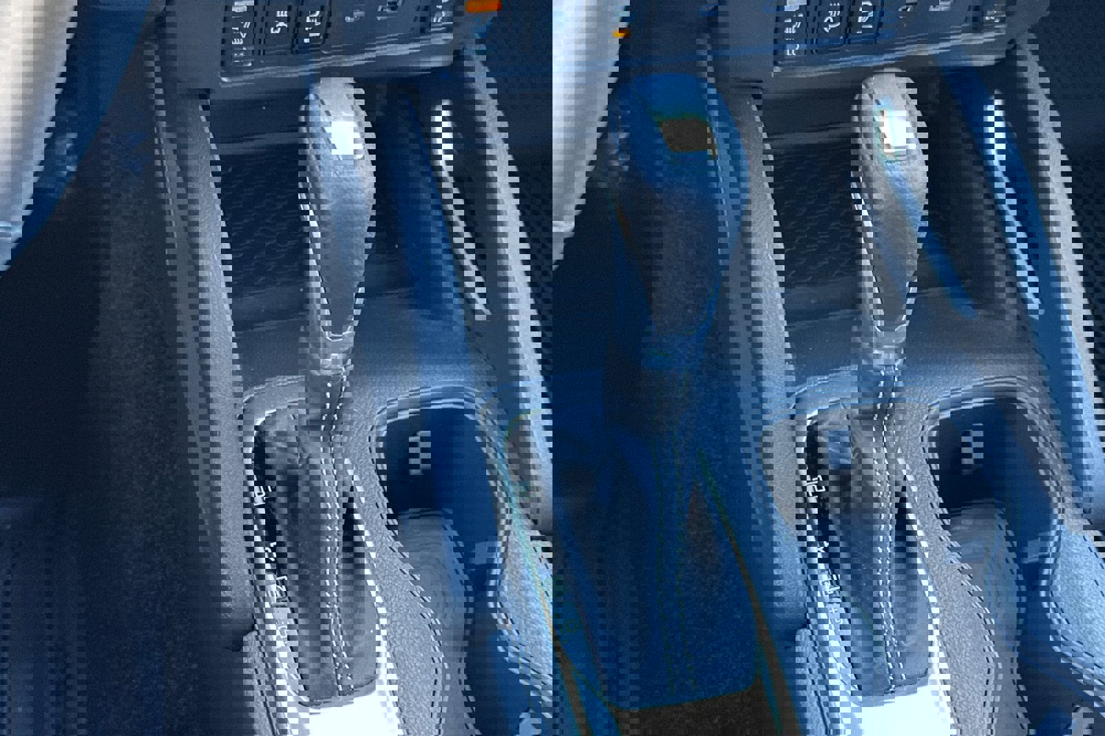 Used 2025 Nissan Frontier SV w/ SV Convenience Package image 23