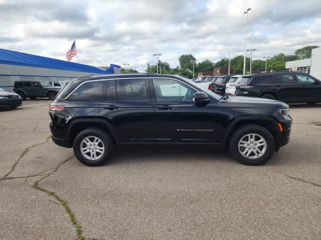 Certified 2023 Jeep Grand Cherokee Laredo w/ Trailer Tow Prep Group (B) AWD/4WD image 12