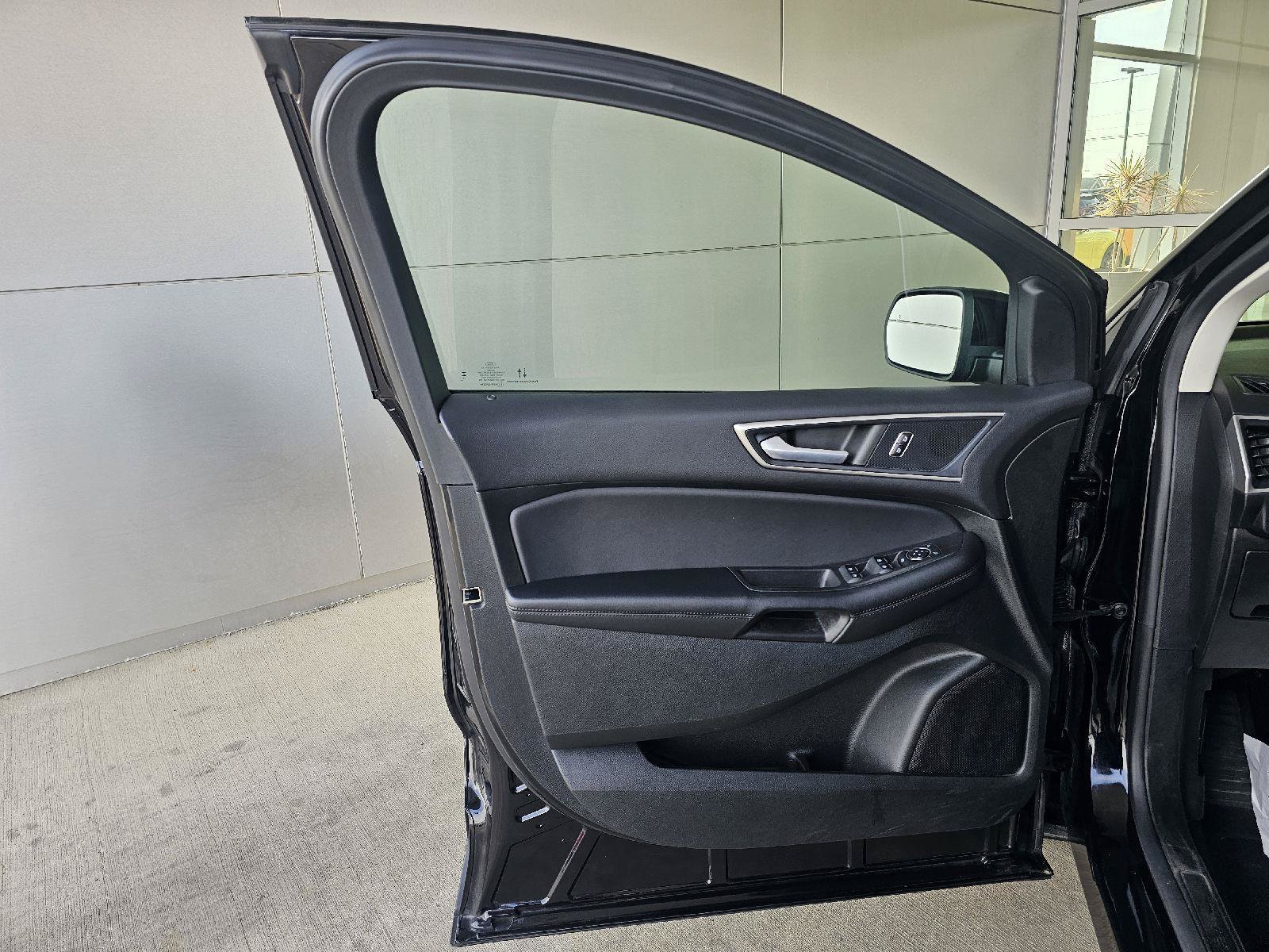 Used 2023 Ford Edge SEL w/ Convenience Package AWD/4WD image 18