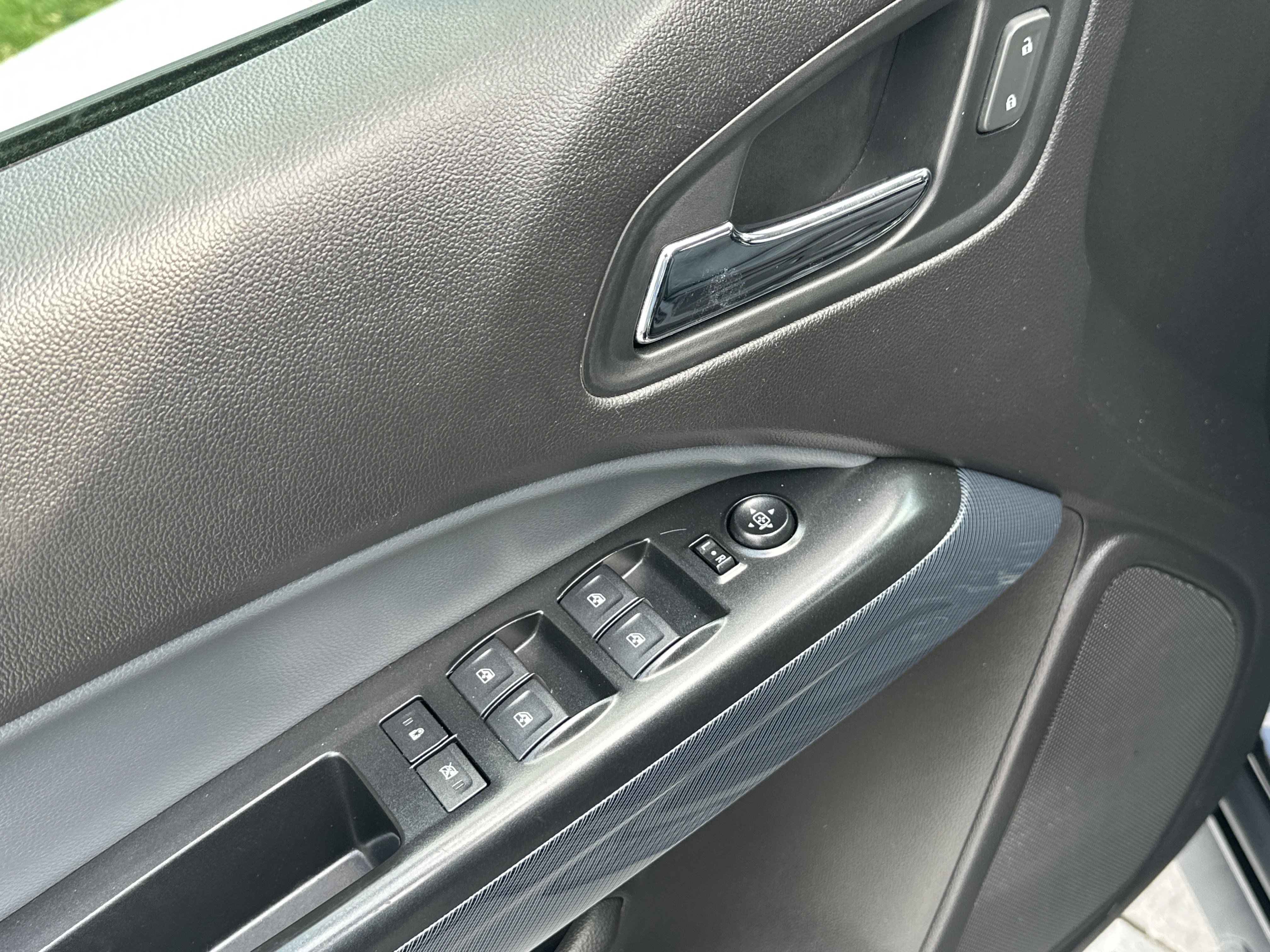 Used 2017 Chevrolet Colorado Z71 AWD/4WD image 15