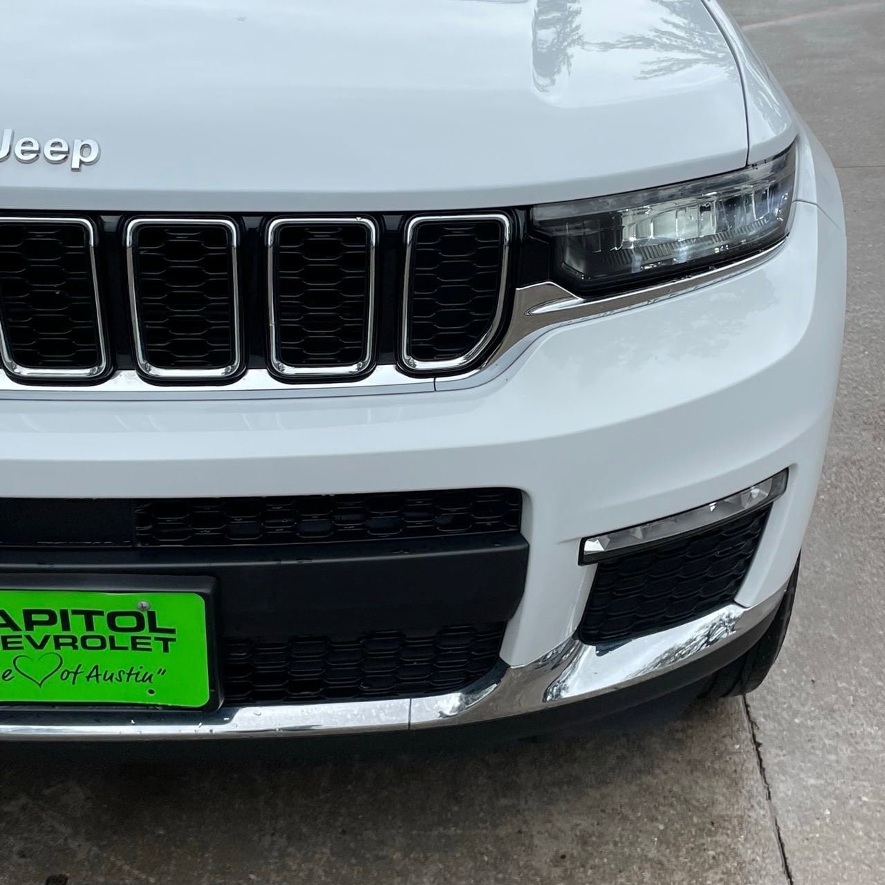Used 2023 Jeep Grand Cherokee L Limited AWD/4WD image 7