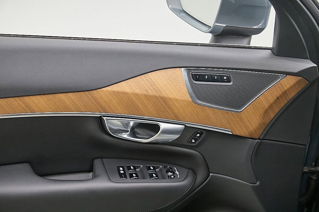 Certified 2023 Volvo XC90 B5 Plus image 12