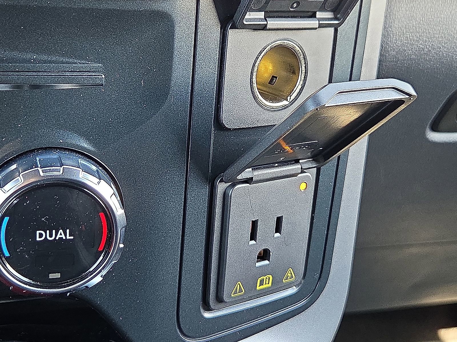 Used 2024 Ford F150 Lariat w/ FX4 Off-Road Package AWD/4WD image 18