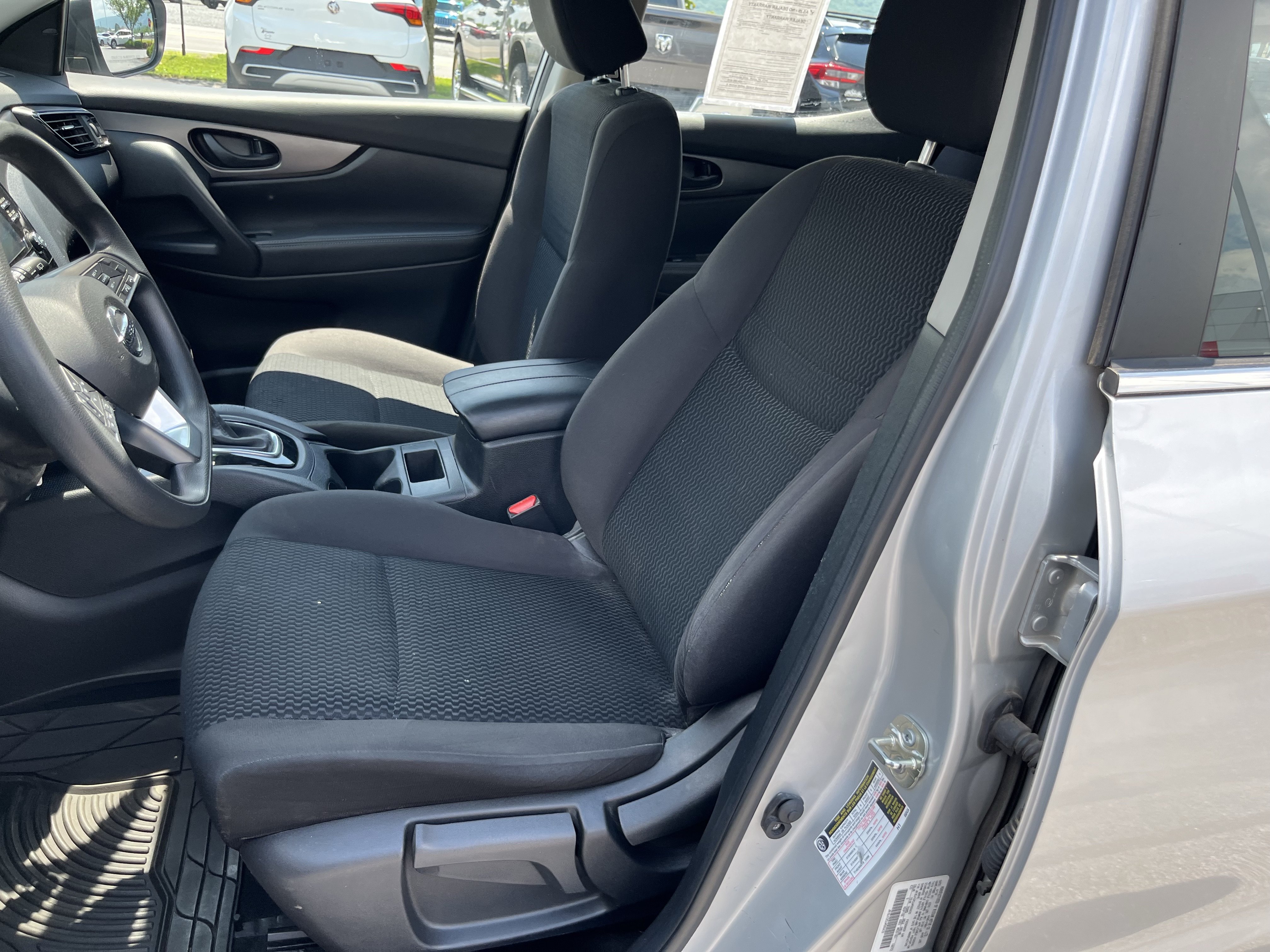 Used 2018 Nissan Rogue Sport S AWD/4WD image 15