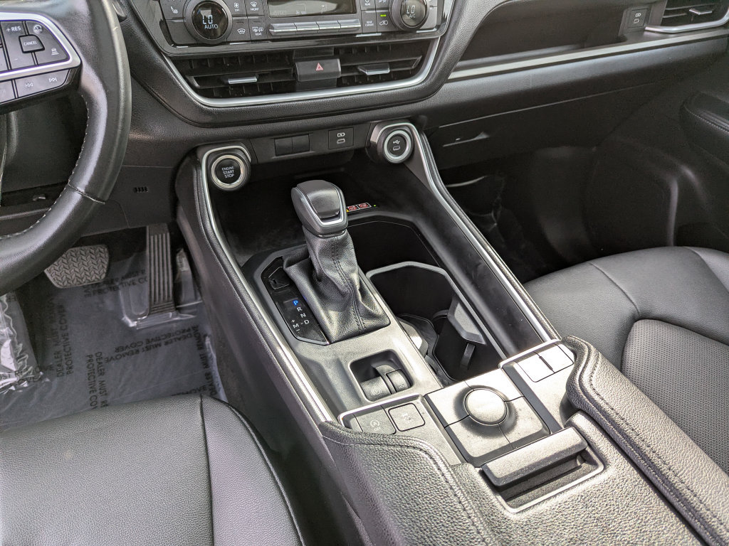 Used 2025 Toyota Grand Highlander AWD image 25