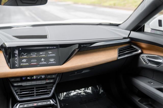 Used 2022 Audi e-tron GT Premium Plus AWD/4WD image 29