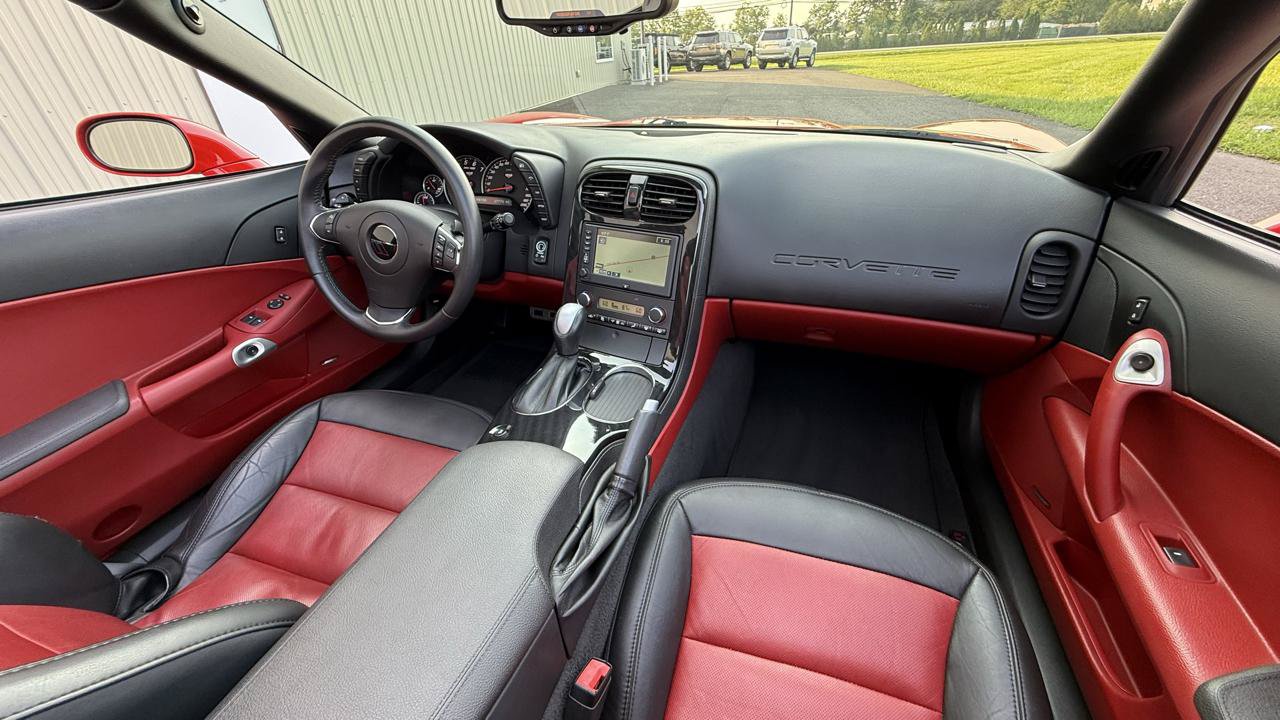 Used 2013 Chevrolet Corvette Grand Sport w/ 2LT Preferred Equipment Group RWD image 22