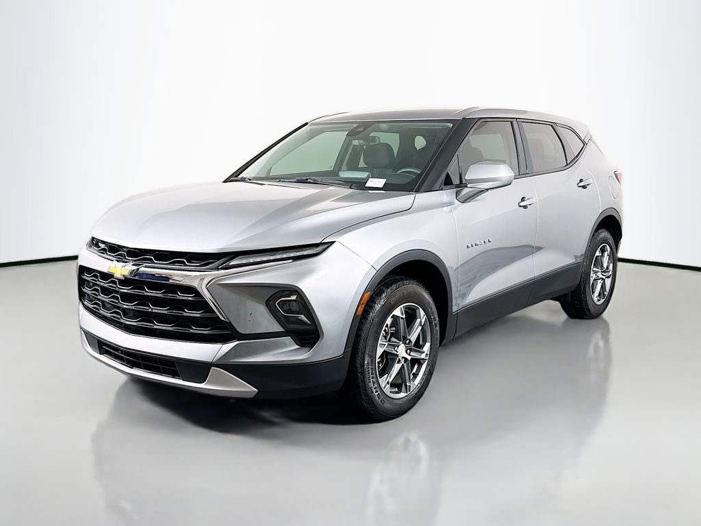 Used 2024 Chevrolet Blazer LT image 3