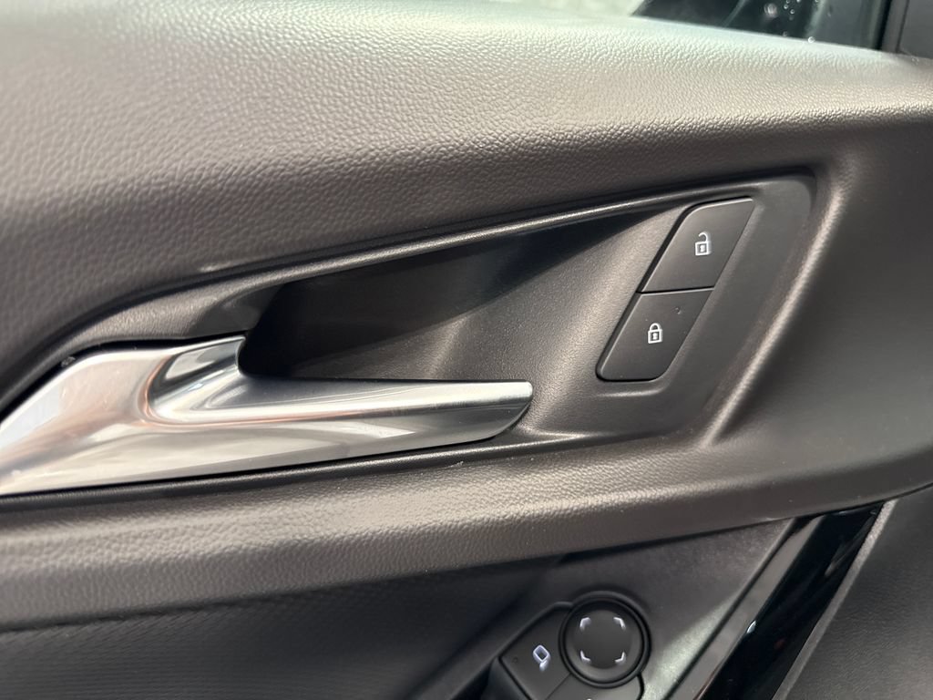 New 2026 Chevrolet Equinox LT w/ Safety and Technology Package FWD image 32