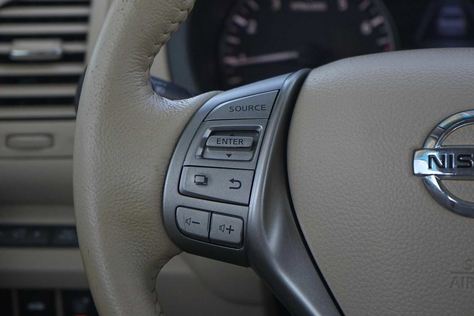 Used 2014 Nissan Altima 2.5 SL w/ Technology Package FWD image 17