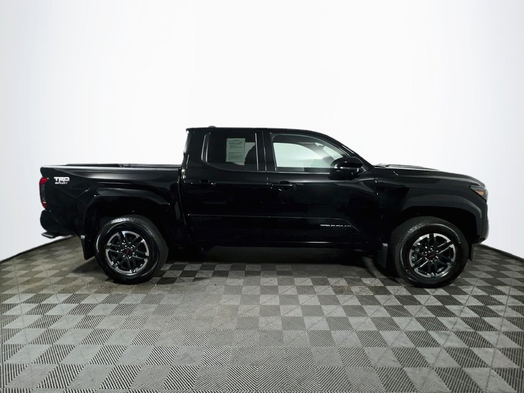 Certified 2025 Toyota Tacoma TRD Sport AWD/4WD image 8