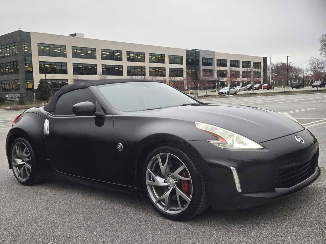 Used 2013 Nissan 370Z Touring w/ Sport Pkg RWD image 30