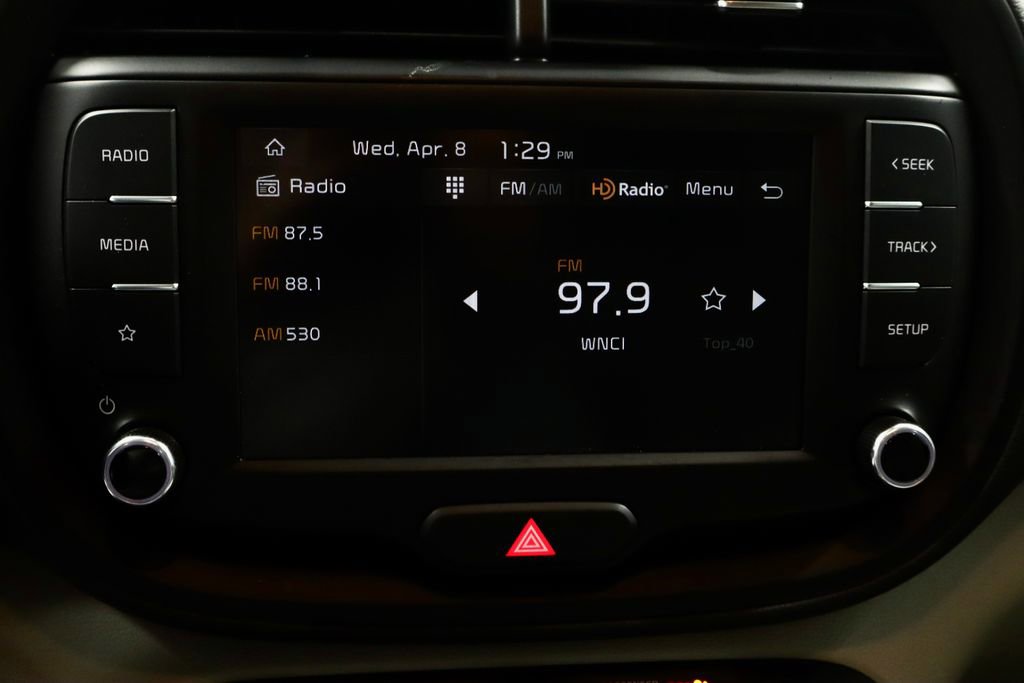 Used 2025 Kia Soul LX w/ LX Technology Package image 2