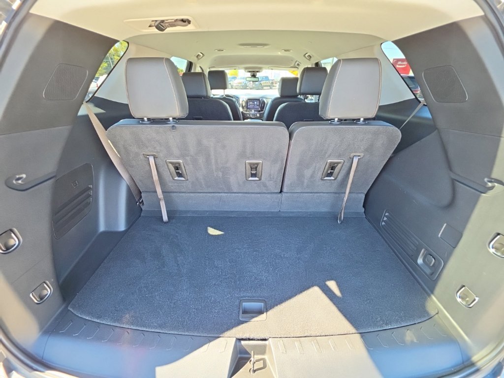 Used 2021 Chevrolet Traverse RS FWD image 44