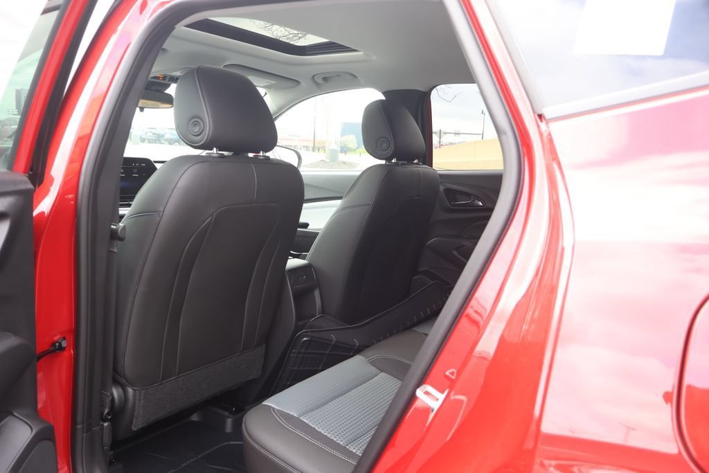 New 2026 Chevrolet Trax LT w/ Sunroof Package FWD image 38