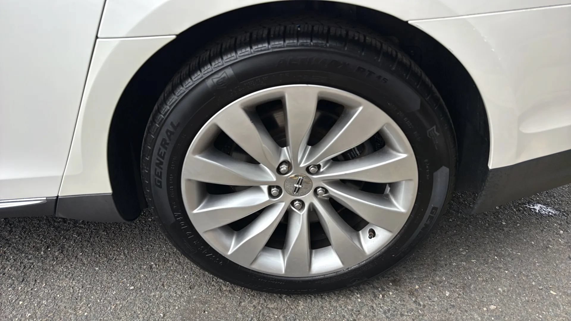 Used 2014 Lincoln MKS AWD w/ Equipment Group 101A image 10