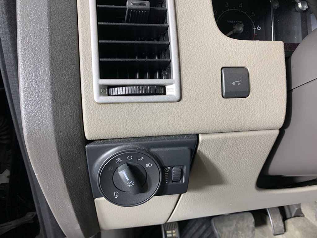 Used 2008 Lincoln MKX Base image 16