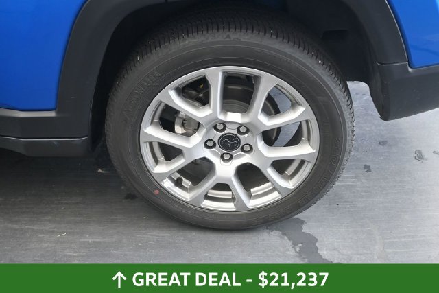 Used 2025 Jeep Compass Limited AWD/4WD image 15