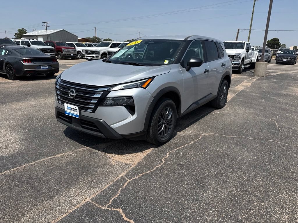 Used 2024 Nissan Rogue S AWD/4WD image 1