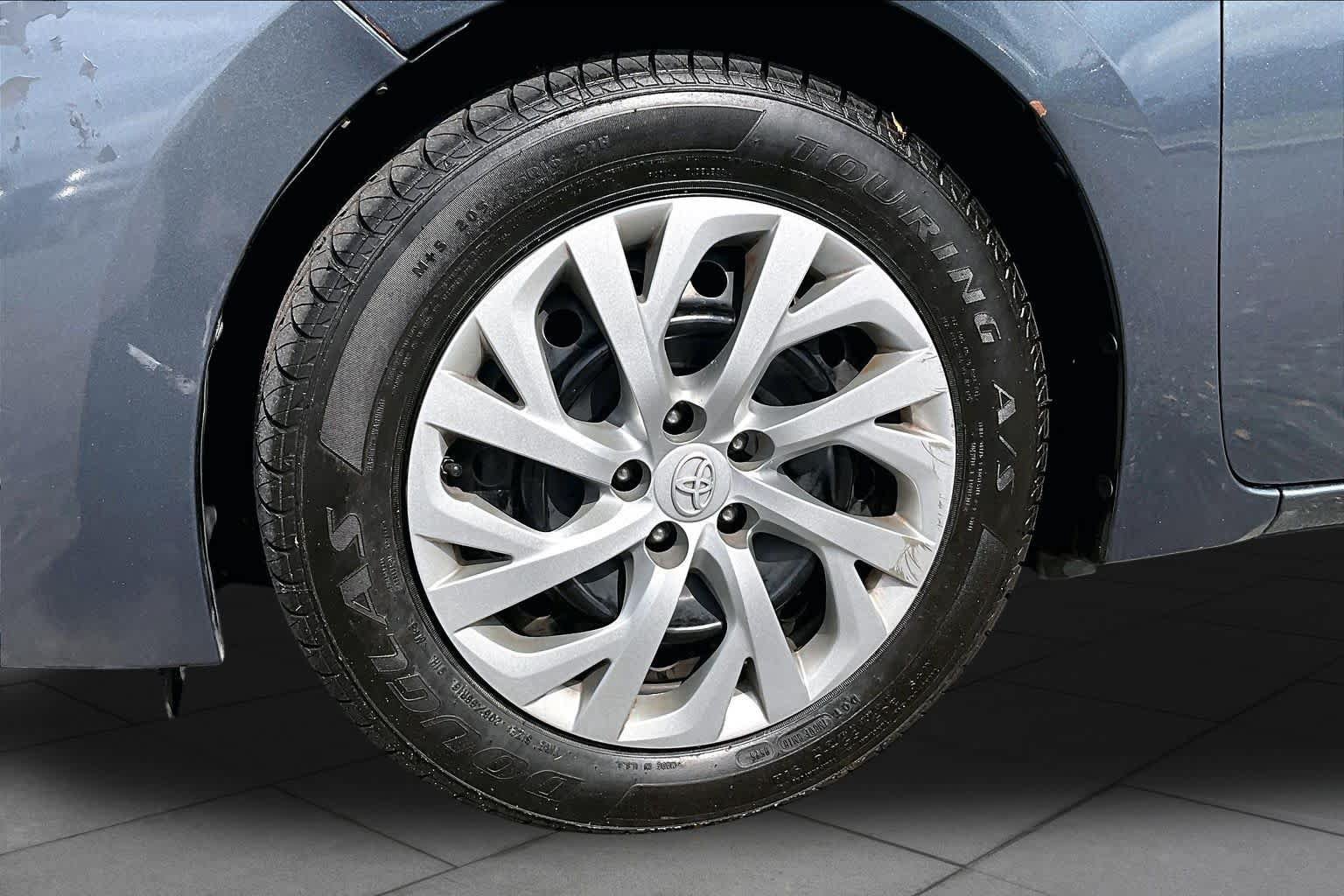 Used 2018 Toyota Corolla LE FWD image 11