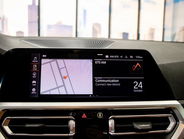 Certified 2022 BMW 330i xDrive Sedan w/ Driving Assistance Package image 18