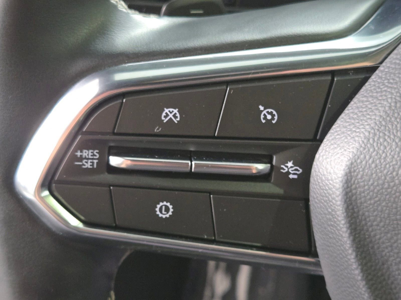 Used 2025 Chevrolet Traverse LT FWD image 22