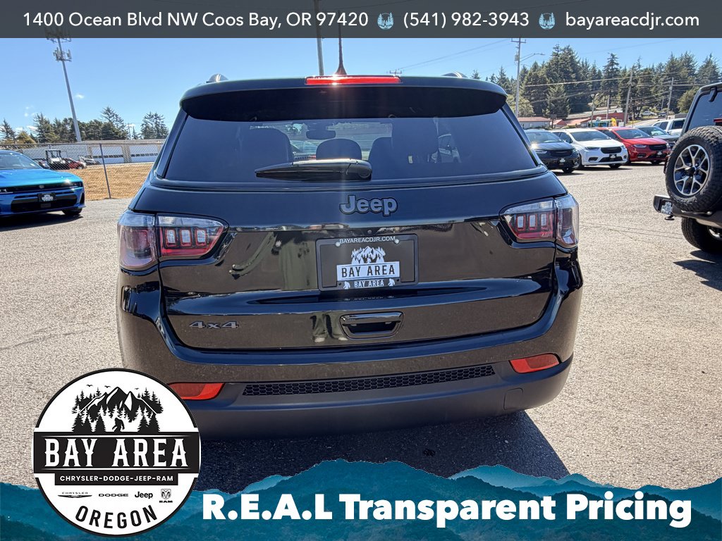 Used 2025 Jeep Compass Latitude w/ Convenience Group AWD/4WD image 6