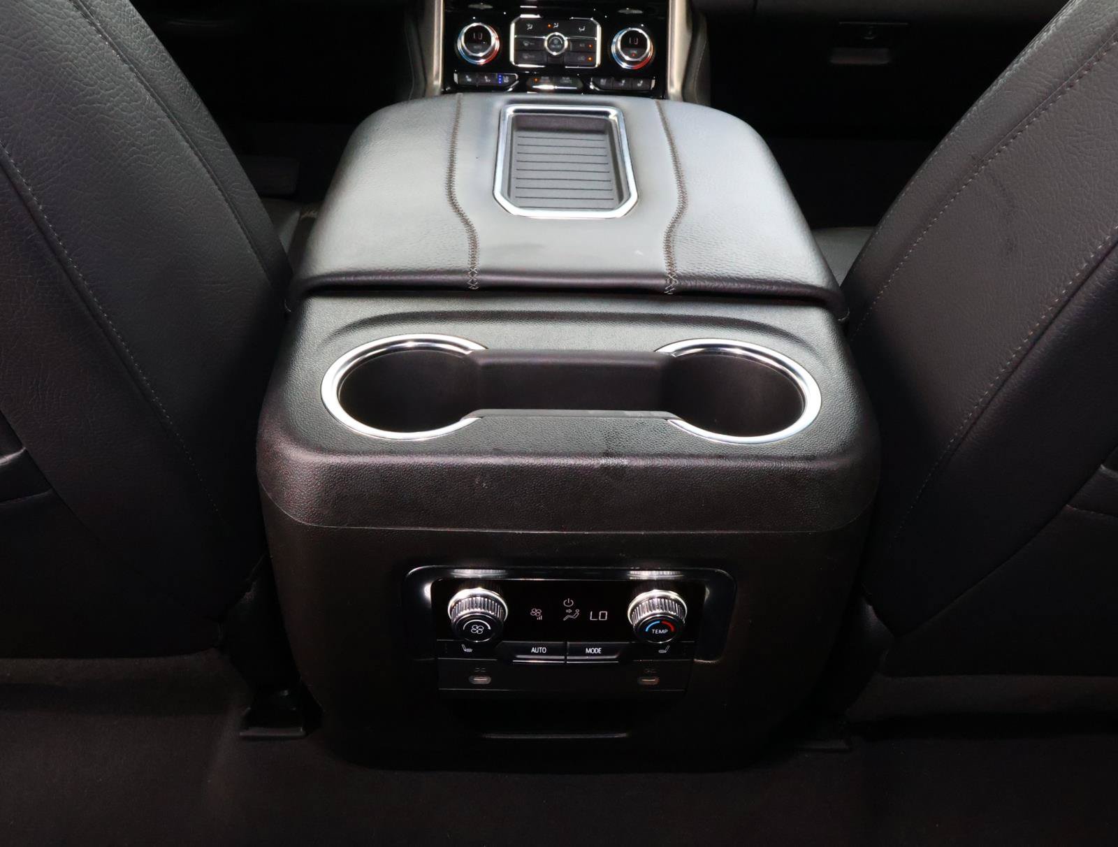 Used 2024 GMC Yukon Denali AWD/4WD image 12