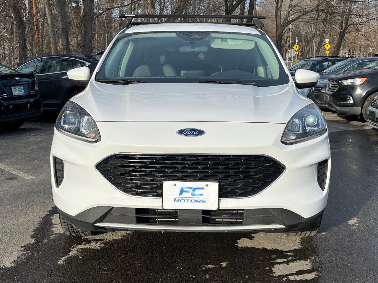 Used 2020 Ford Escape SE image 2