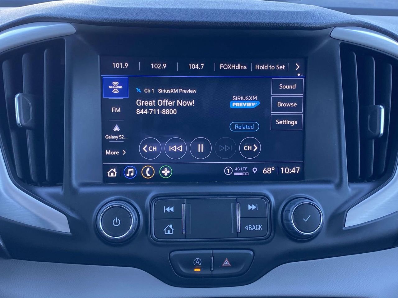 Used 2023 GMC Terrain SLT image 24