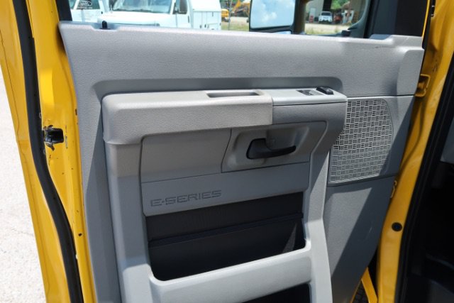Used 2022 Ford E-350 and Econoline 350 Super Duty RWD image 8