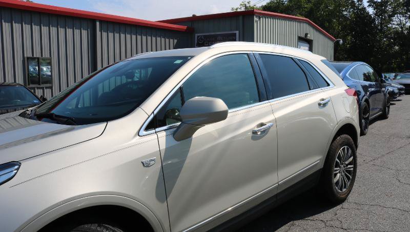 Used 2017 Cadillac XT5 Luxury w/ Driver Awareness Package FWD image 4