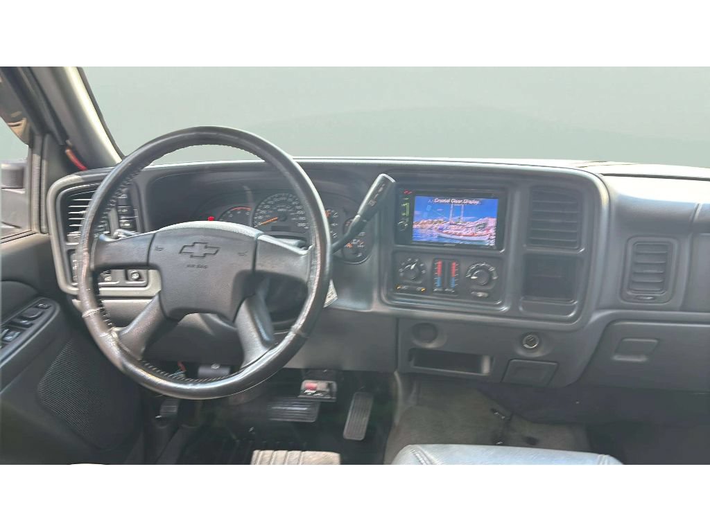 Used 2005 Chevrolet Silverado 2500 LS w/ Heavy-Duty Power Package AWD/4WD image 14