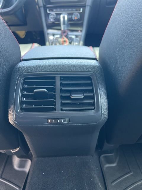 Used 2017 Volkswagen Golf 4-Door FWD image 25