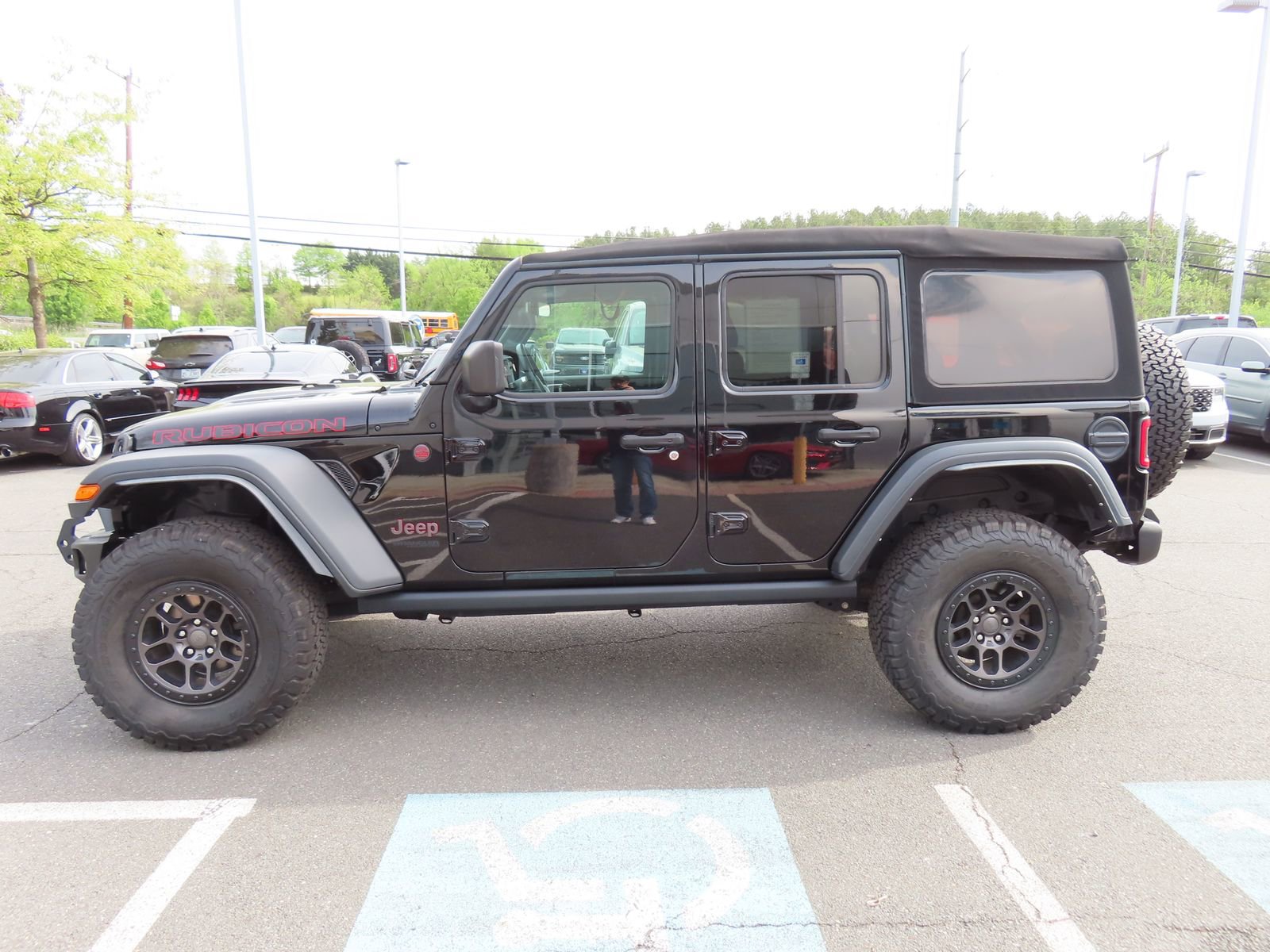 Used 2022 Jeep Wrangler Unlimited Rubicon w/ Xtreme Recon 35" Tire Package image 8