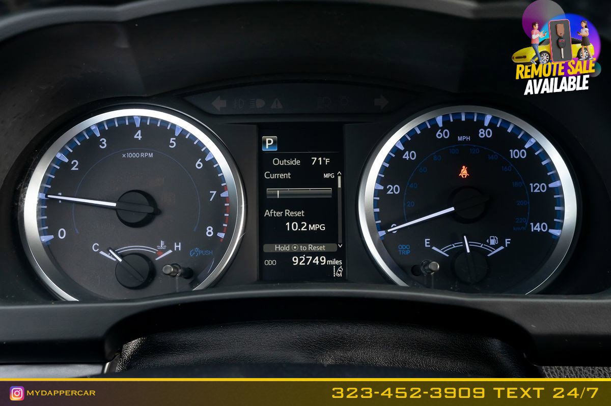 Used 2019 Toyota Highlander Plus w/ Carpet Mat Package (TMS) FWD image 25