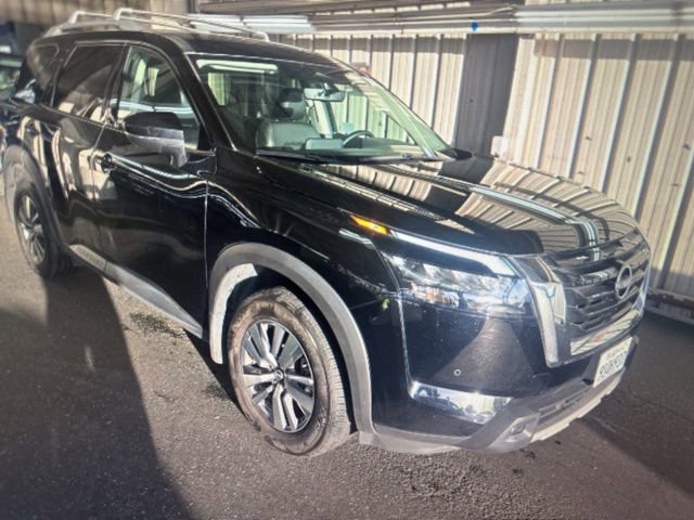 Certified 2025 Nissan Pathfinder SL image 12