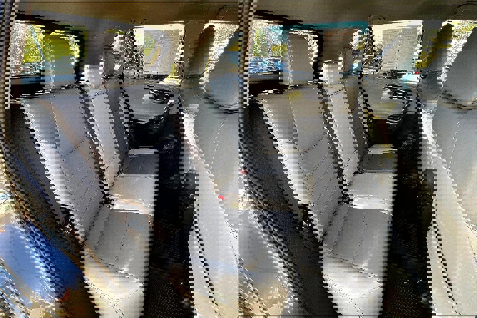 Used 2021 Toyota RAV4 Limited image 26