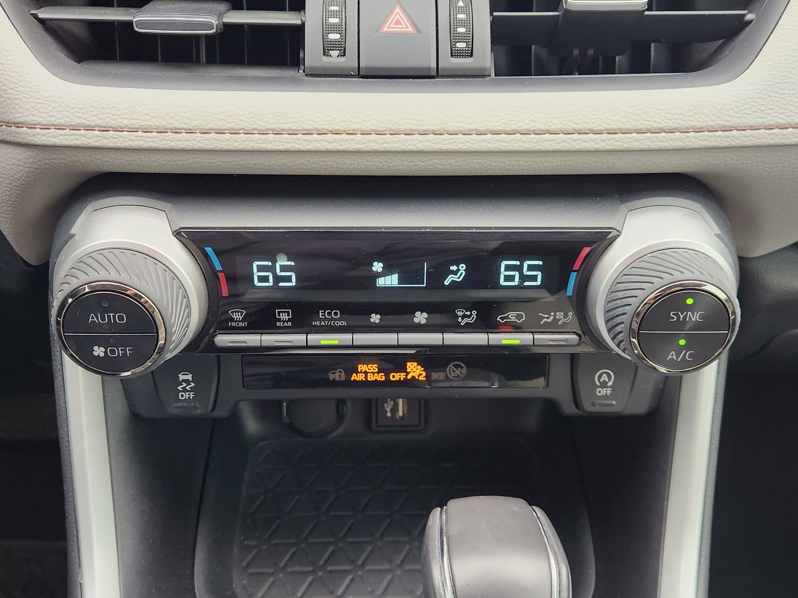 Used 2023 Toyota RAV4 XLE Premium image 22