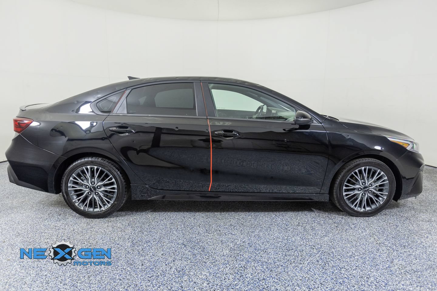 Used 2024 Kia Forte GT-Line w/ GT-Line Premium Package FWD image 8