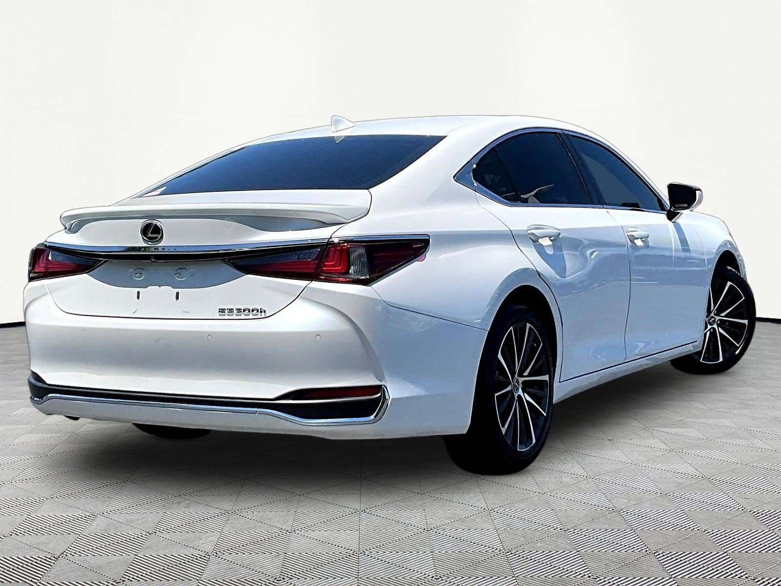 Used 2024 Lexus ES 300h w/ Premium Package FWD image 6