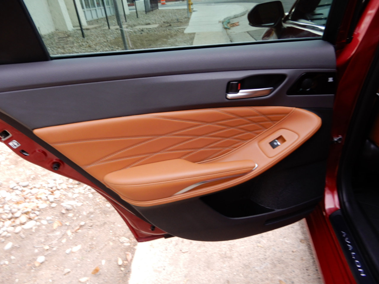 Used 2019 Toyota Avalon Limited image 21