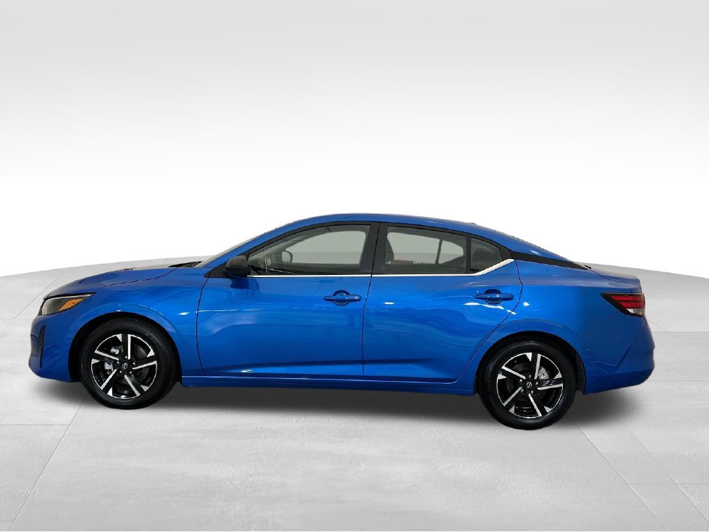 Used 2025 Nissan Sentra SV FWD image 2